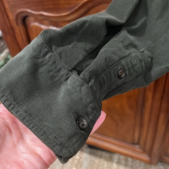 Faherty hunter green corduroy long sleeve button down shirt - Picture 6 of 8
